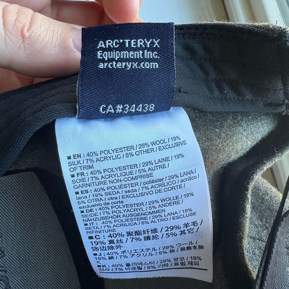Arc'teryx Charcoal Wool Blend Cap - Picture 2 of 3